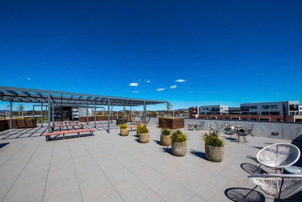 Luxe 2Br Executive Apartment Kingston Pool Parking Wifi Bbq Wine Exterior foto