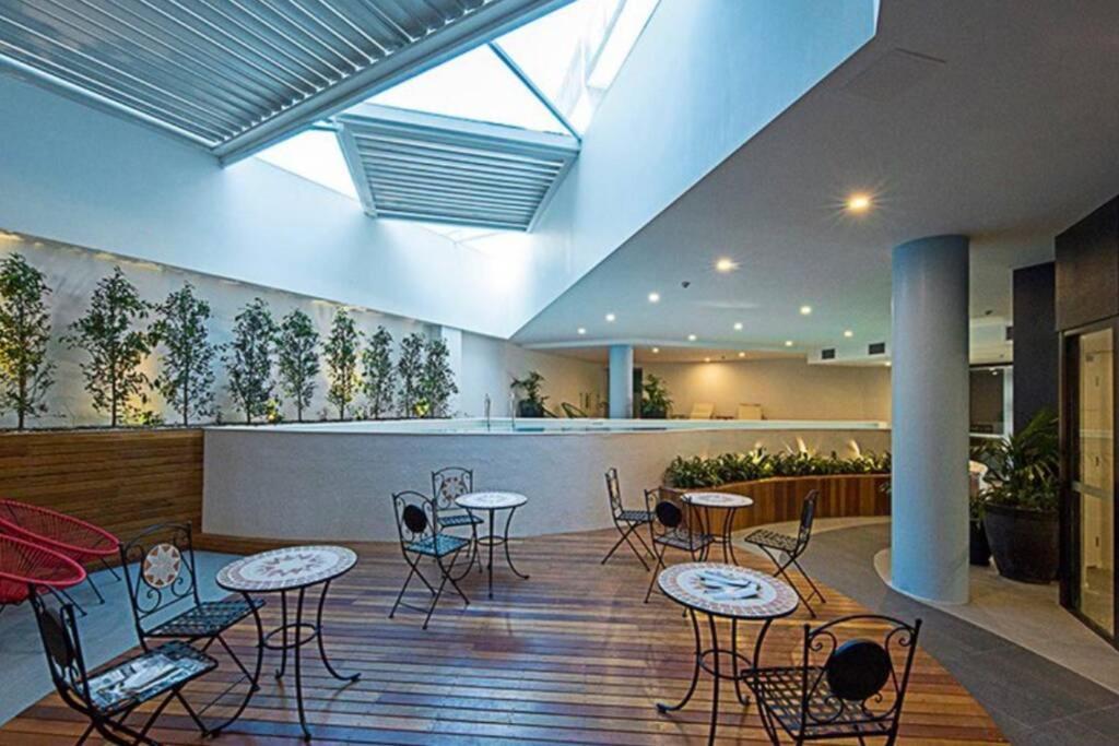 Luxe 2Br Executive Apartment Kingston Pool Parking Wifi Bbq Wine Exterior foto