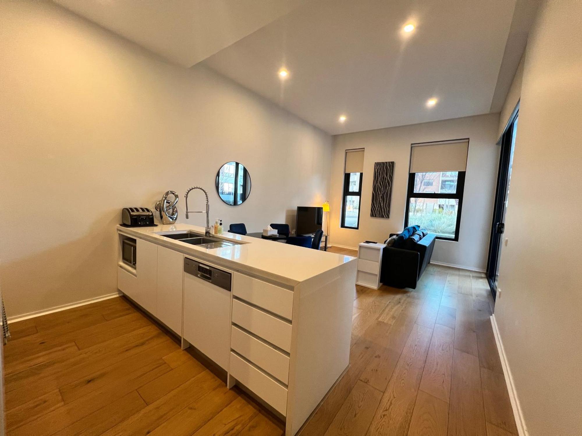 Luxe 2Br Executive Apartment Kingston Pool Parking Wifi Bbq Wine Exterior foto